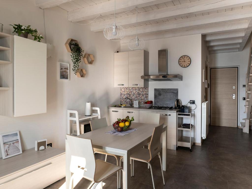 Kuchnia i jadalnia w apartamencie